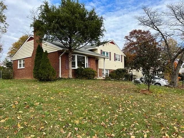 3 bed, 1273 sqft, $3,500 — Photo 2