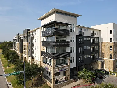 4000 Hulen Urban Apartment Homes