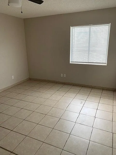 2 bed, 750 sqft, $1,650 — Photo 3