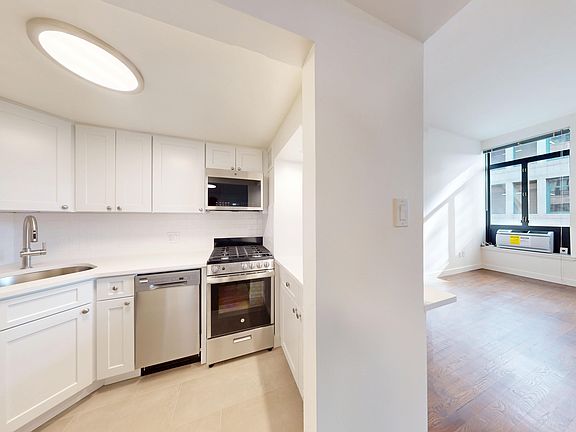 5th image of 1 Astor Pl APT 8H