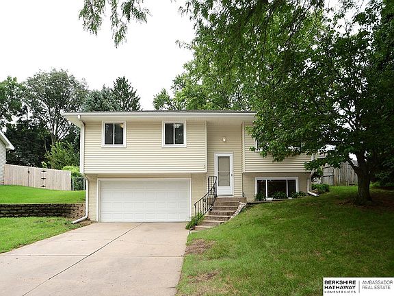 2nd image of 5907 Deerwood Dr