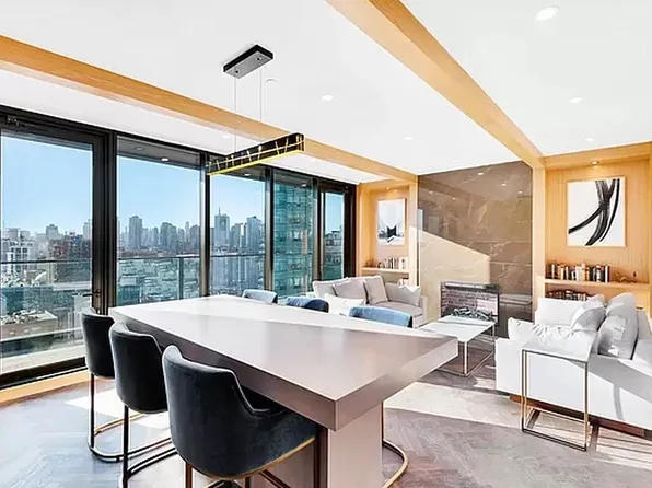 45-07 Court Square image 7 of 9