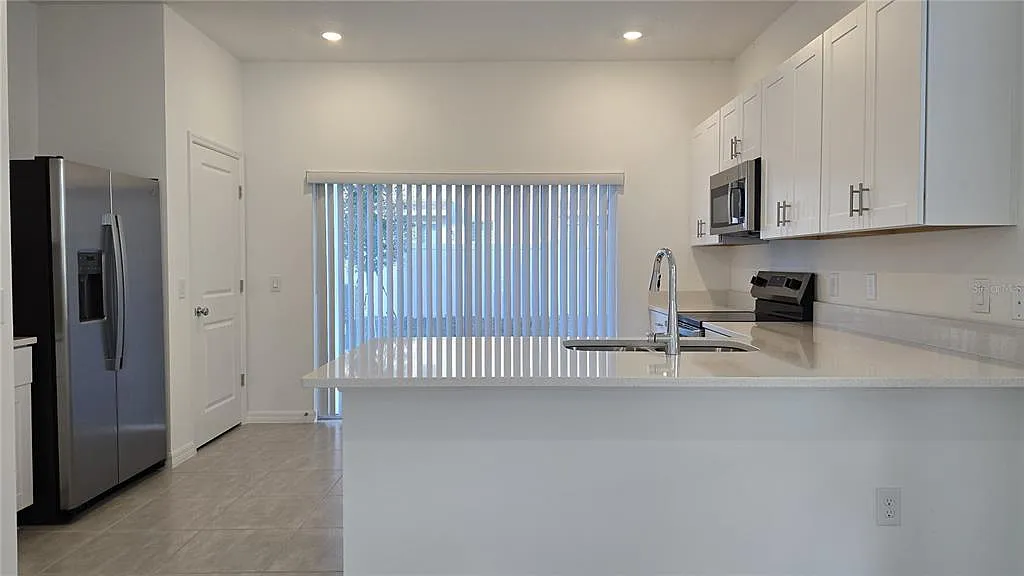 2 bed, 2.5 bath, 1180 sqft, $1,700 — Photo 4