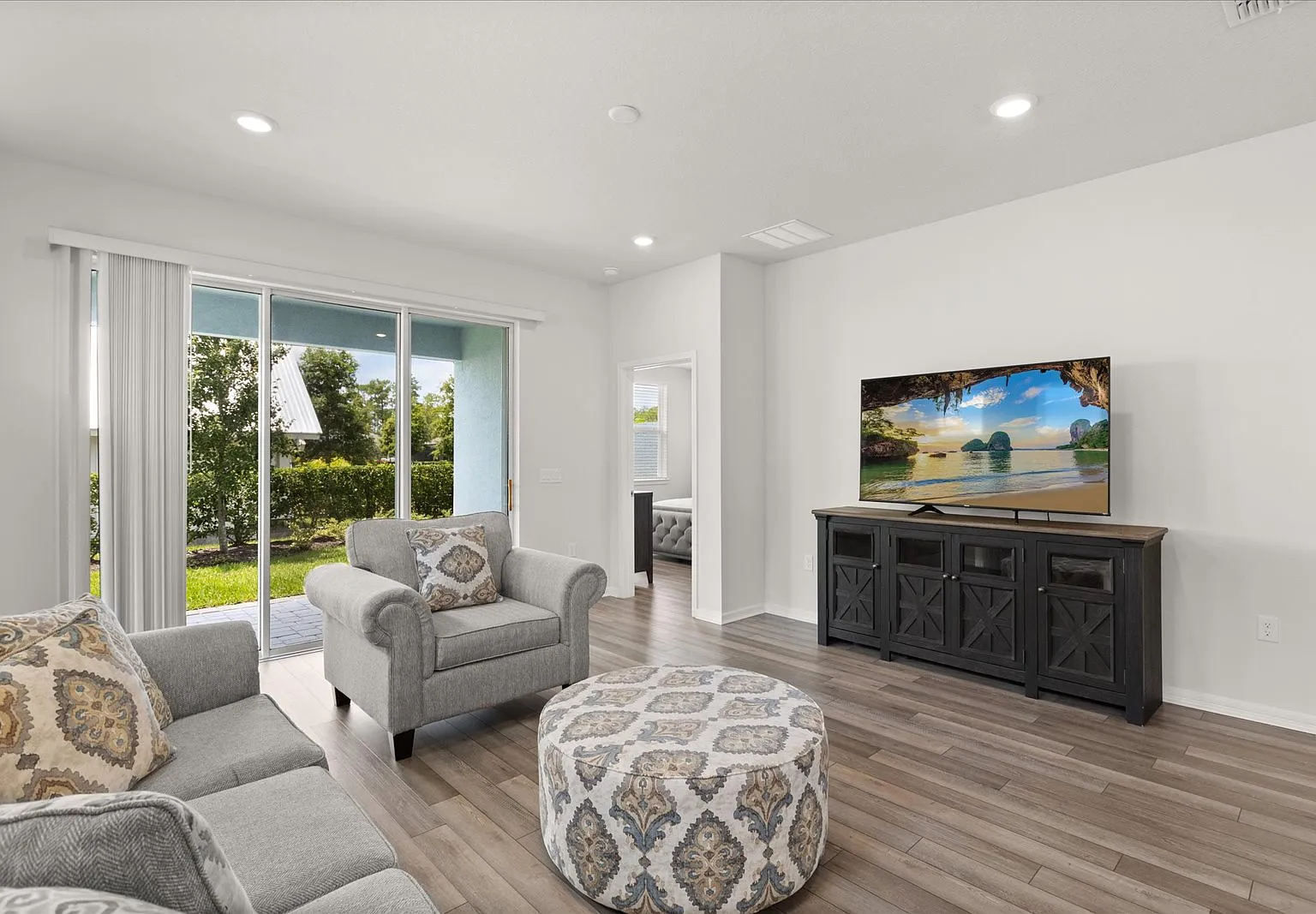 2 bed, 1579 sqft, $2,900 — Photo 4