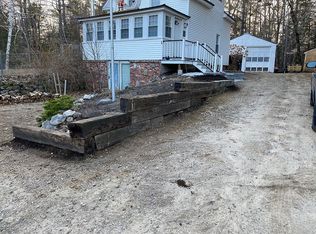 64 Blackberry Ln, Sanbornville, NH 03872