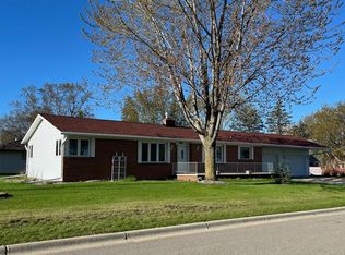 505 Country Club Rd, Sauk Centre, MN 56378