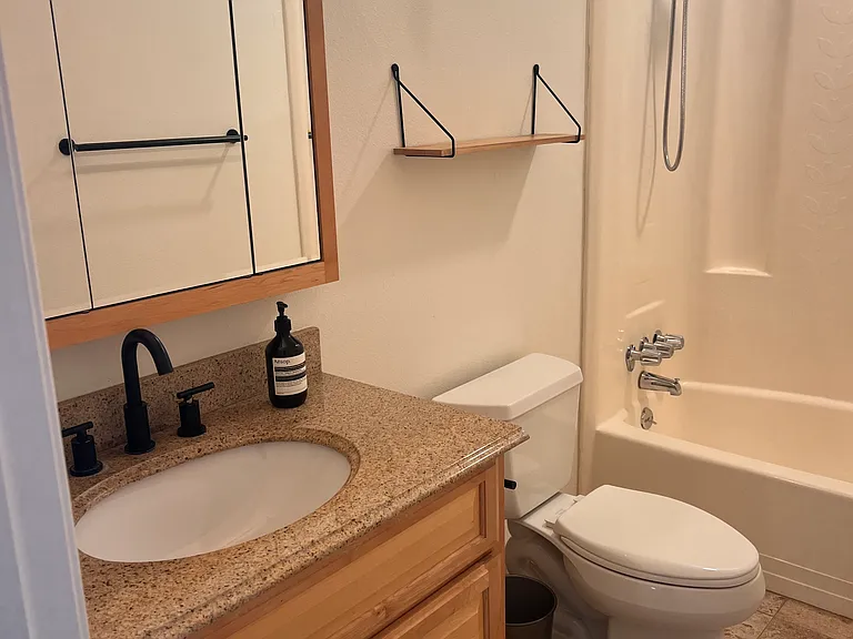 31568 Agoura Rd #6 — Photo 25