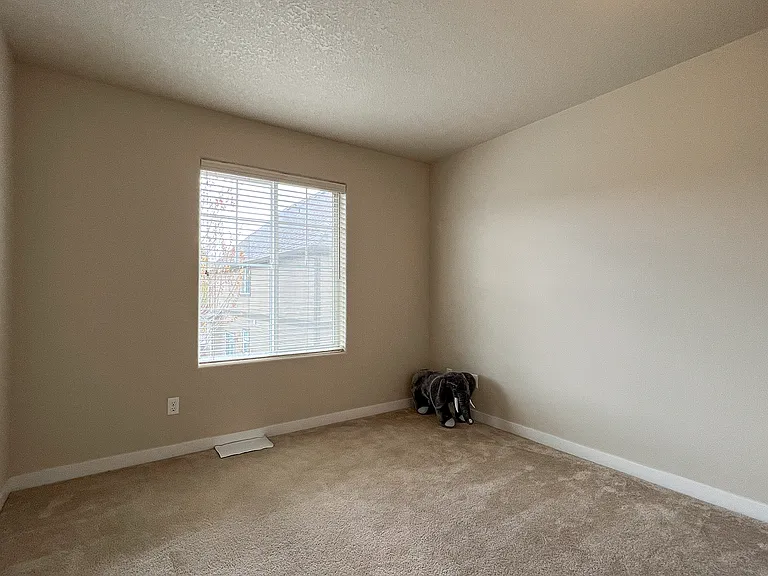 206 SW Marsuda Ter — Photo 19