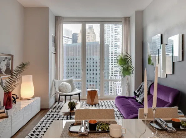 222 East 44th Street PHB image 2 of 8
