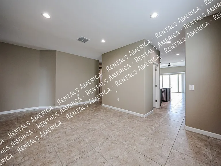 30044 W Avalon Dr — Photo 8