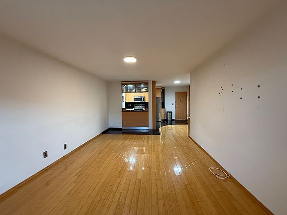 2nd image of 1311 Brightwater Ave APT 4G