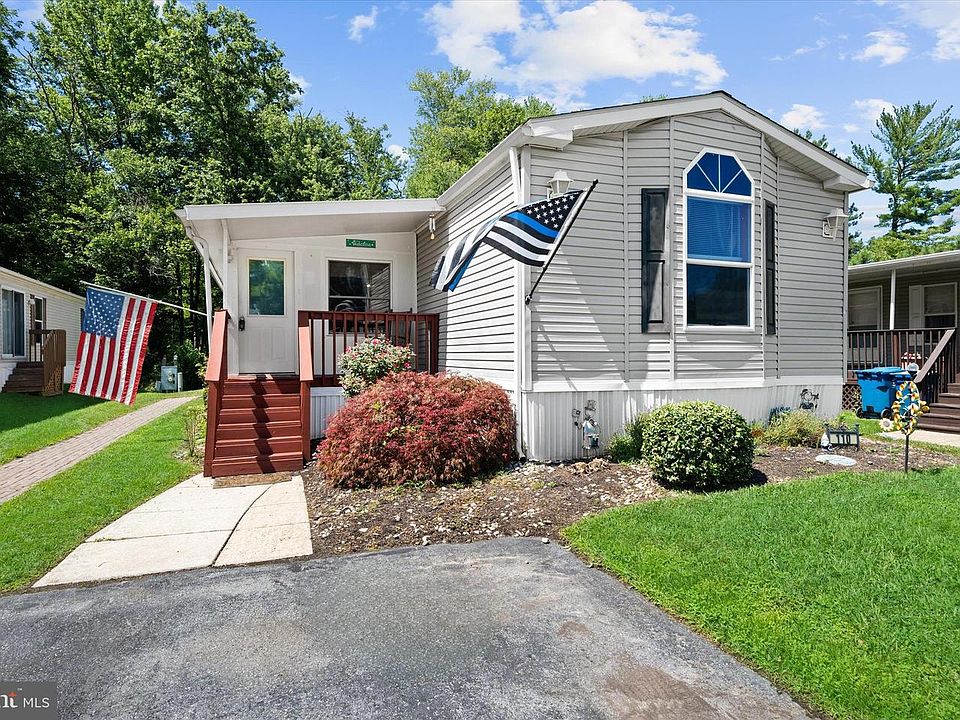 1st image of 110 W Tulip Ct