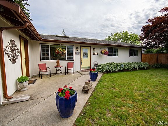 3rd image of 4314 130th Pl NE