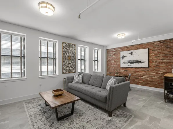 700 Church St APT 305, Nashville, TN 37203