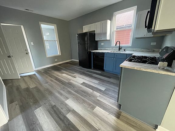 2nd image of 2235 S Sacramento Ave #2