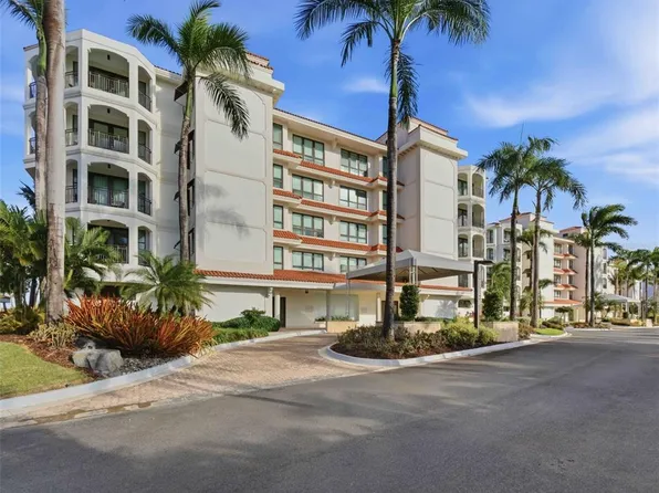 406 Coco Beach Blvd #E501, Rio Grande, PR 00745