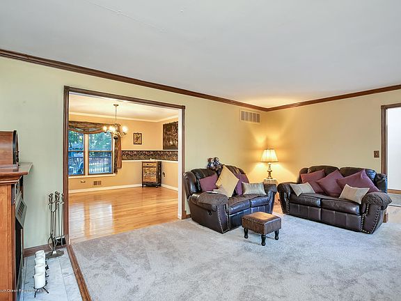 4th image of 371 Cobain Rd