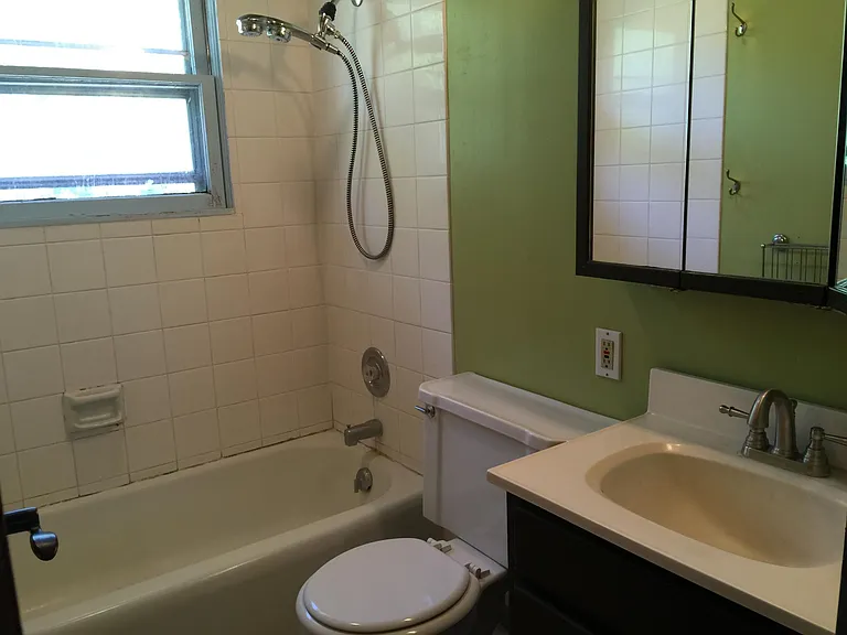 530 NW Irving St — Photo 8