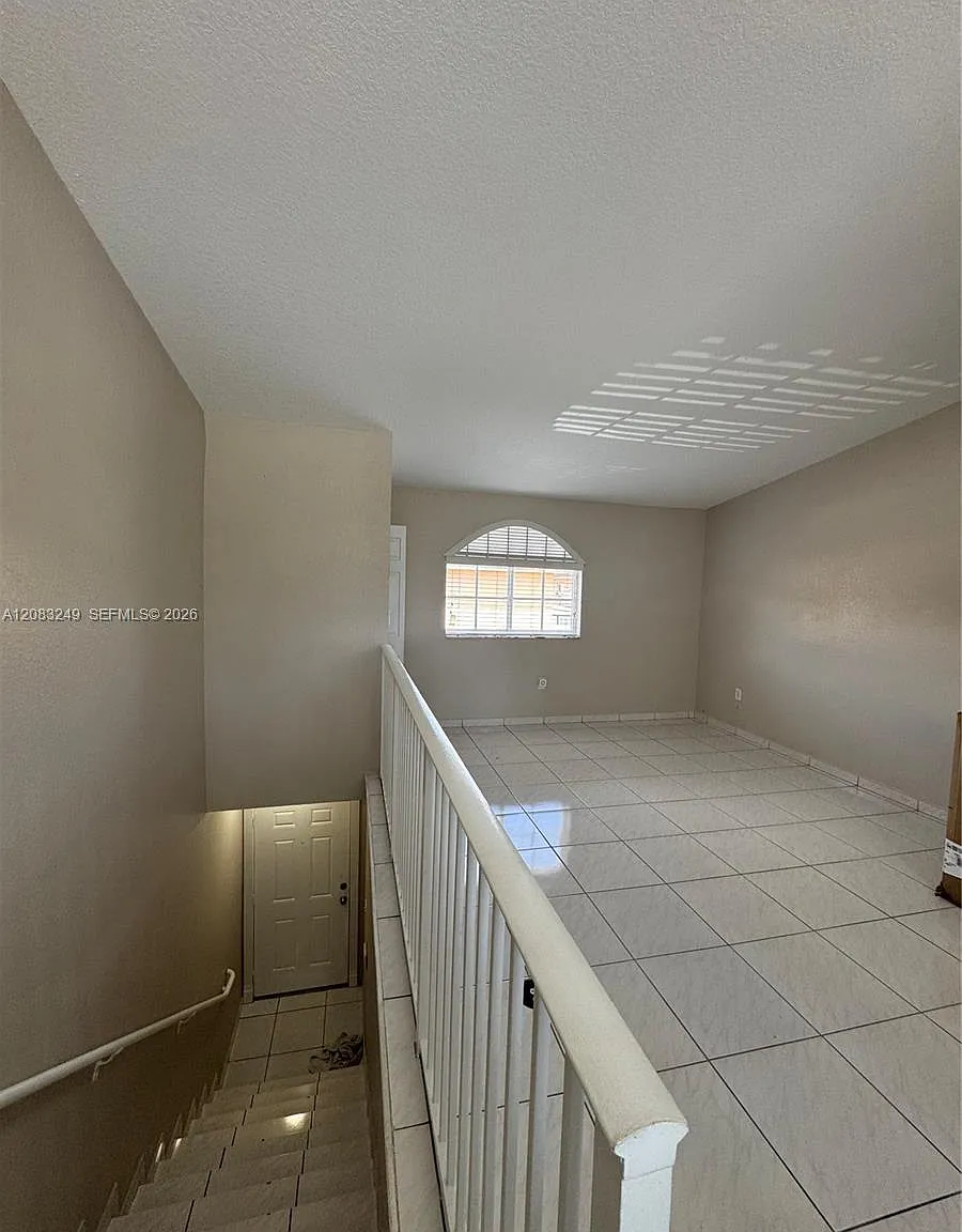 El Prado Xvi Condo — Photo 2