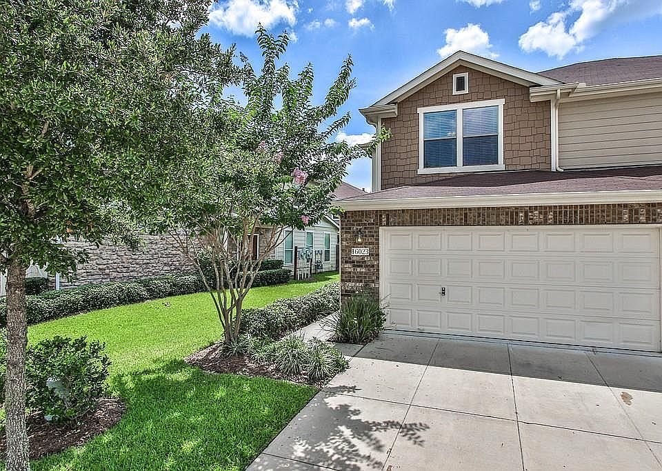 1st image of 16023 Summerville Lake Dr