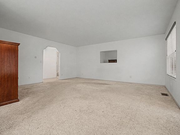 4th image of 2386 Ridge Circle Dr Unit 3