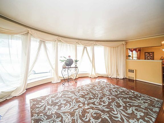 3rd image of 9201 S Mozart Ave