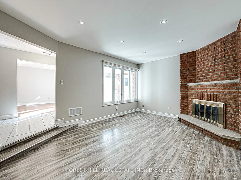 300 Conley St — Photo 6