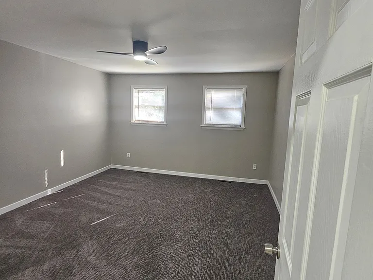 1258 Lisa Dr — Photo 22