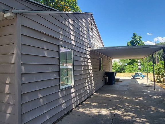 2nd image of 1730 S Center Ave