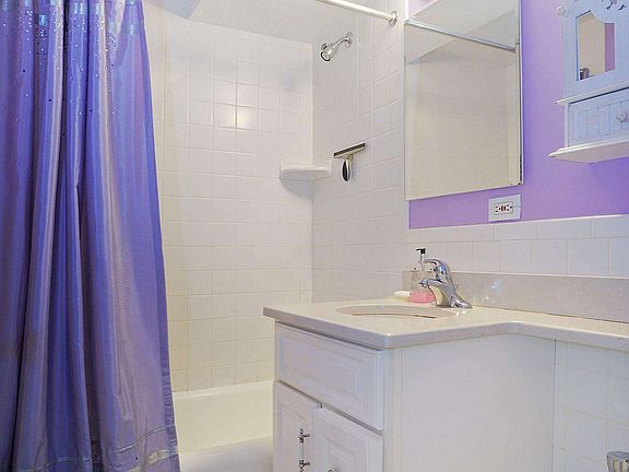 4th image of 320 E 42nd St APT 1515