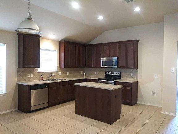 4th image of 6216 Chalk Hollow Dr