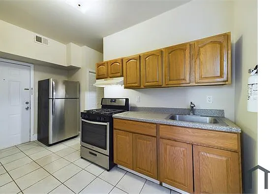 415 Dodd St #6 — Photo 4