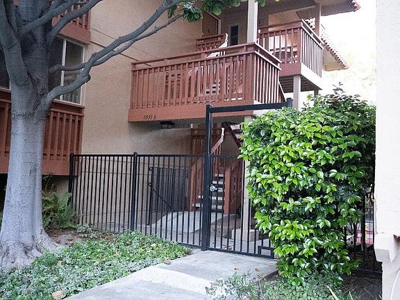 2nd image of 1091 Alta Mira Dr APT A