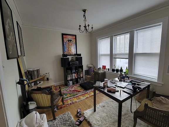 2nd image of 3703 N Hoyne Ave APT 1