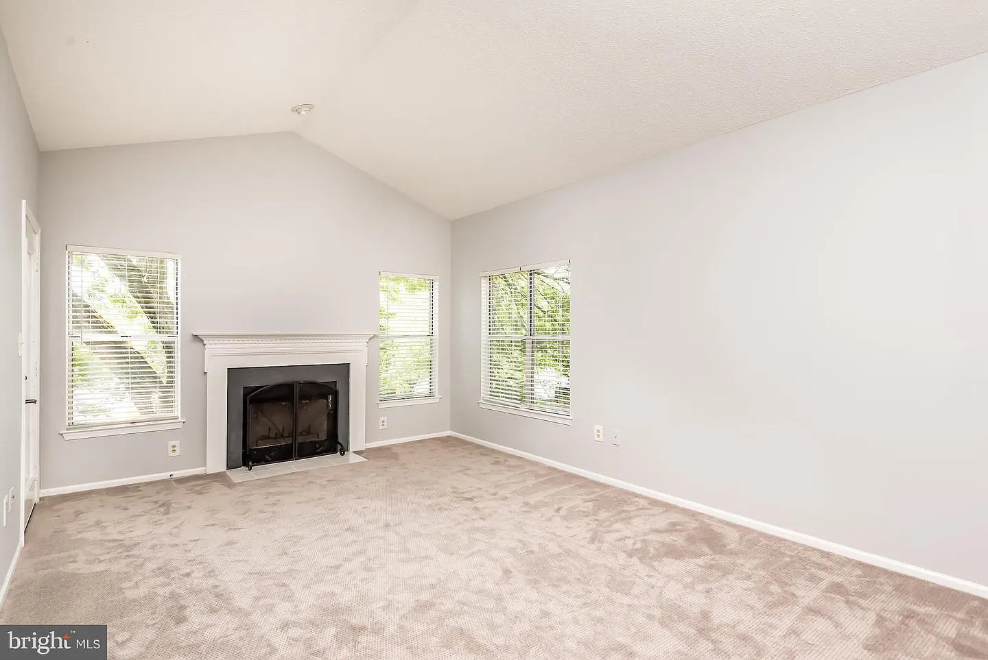 1 bed, 703 sqft, $1,800 — Photo 2