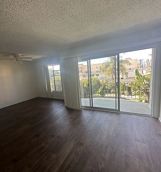 1420 S Oakhurst Dr #208 — Photo 1