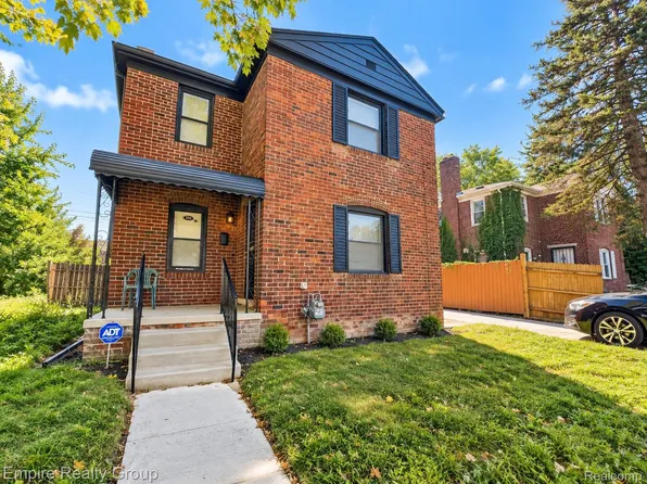 2955 Ewald Cir, Detroit, MI 48238