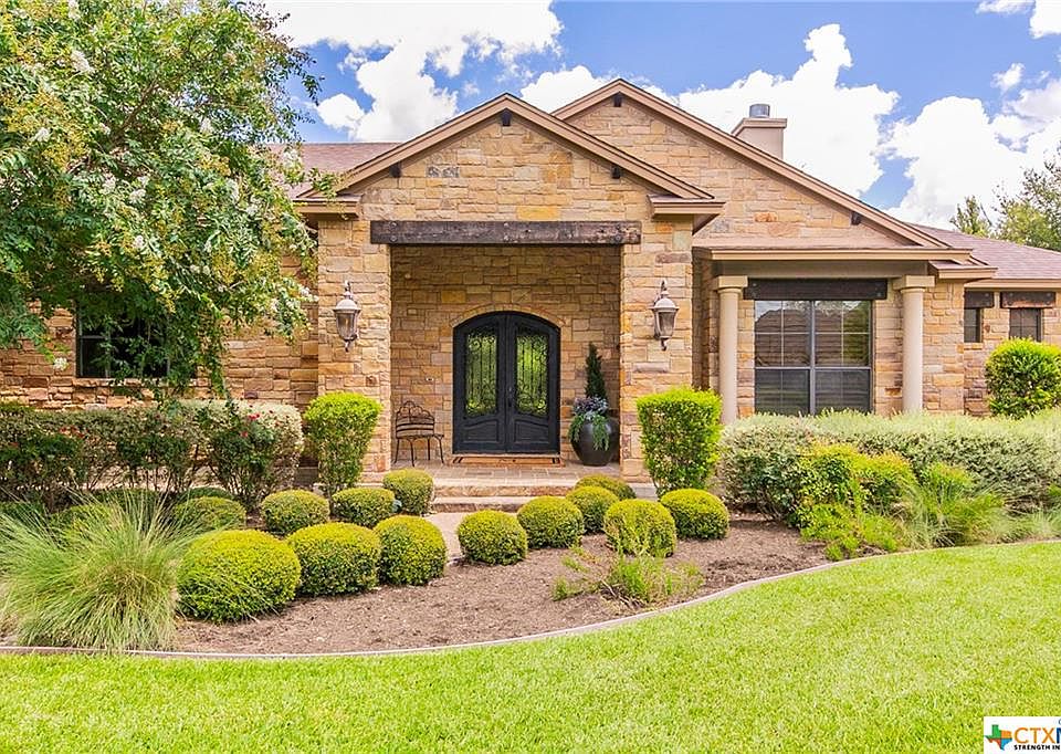 1st image of 2407 Canyon Springs Dr