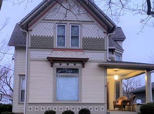 125 Raymond Ave #2, Barrington, IL 60010