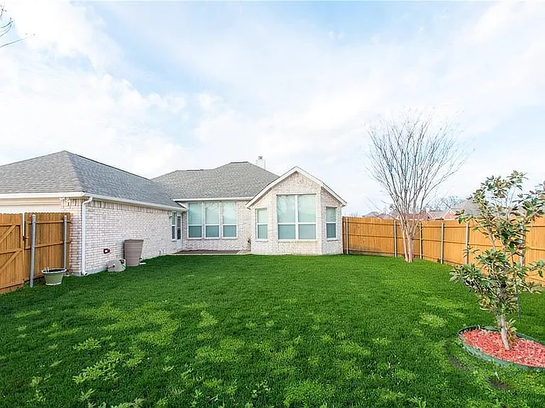 234 Silvercreek Dr — Photo 18
