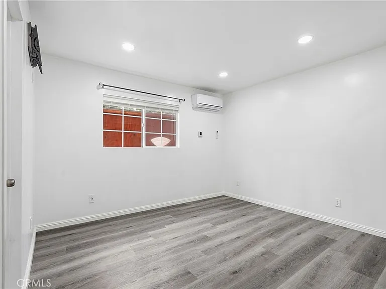 13880 Lexicon — Photo 16