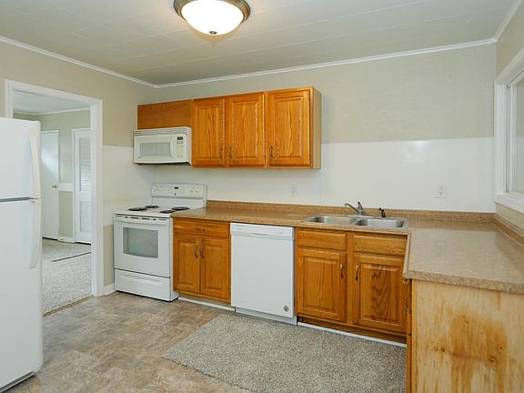 725 Shumway Ave-105