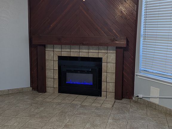 2nd image of 913 Vedral Pl