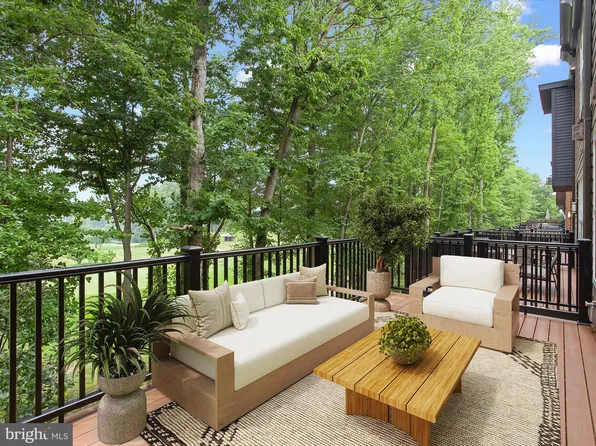 3556 Sutton Heights Cir, Fairfax, VA 22031