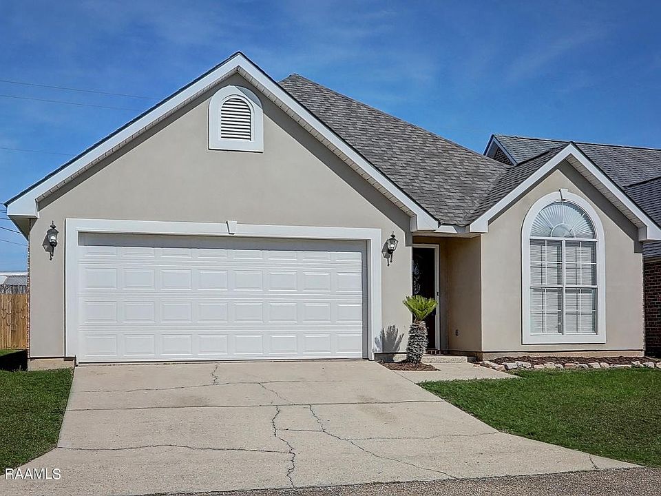 1st image of 106 Boulder Dr