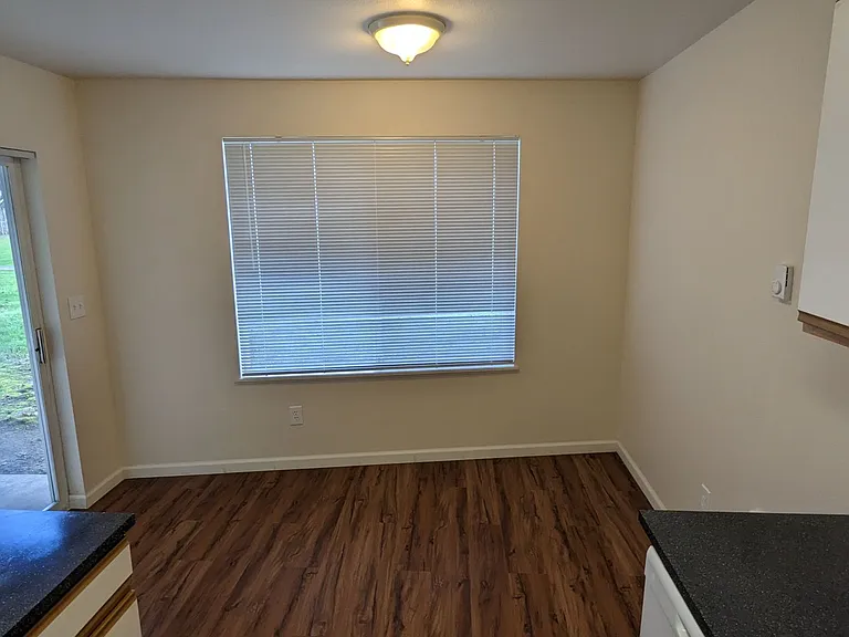1765 SW Tamarack St — Photo 4