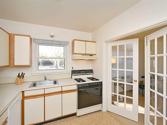 2nd image of 20 Gibson Ave APT 1A