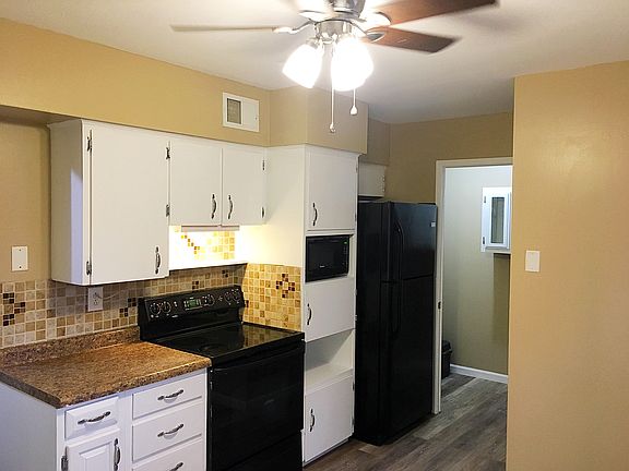 3rd image of 4028 Wakeman Dr