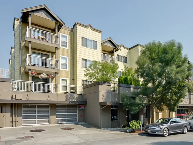 The Max Apartments — Photo 39