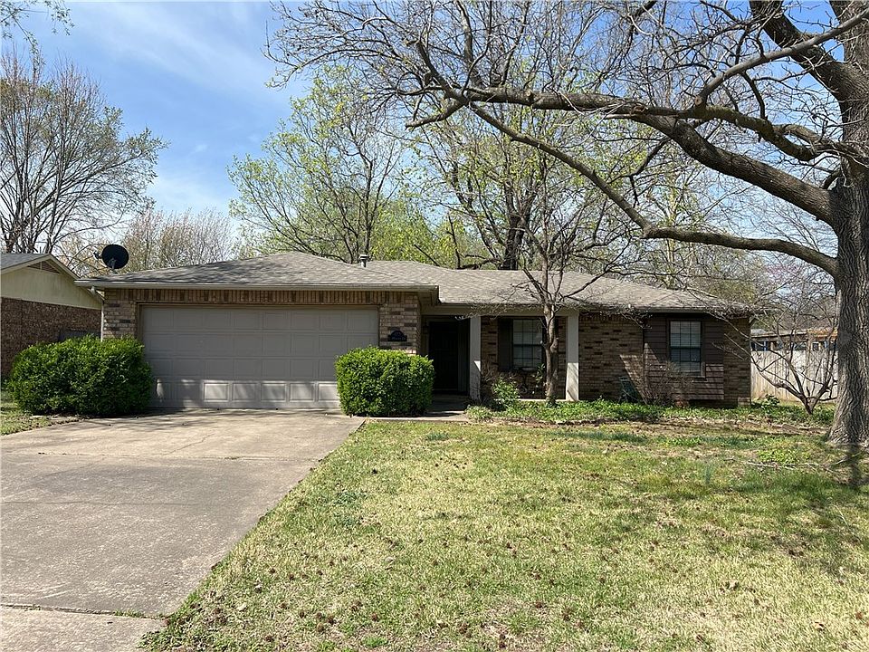 1st image of 377 E Pharris Dr